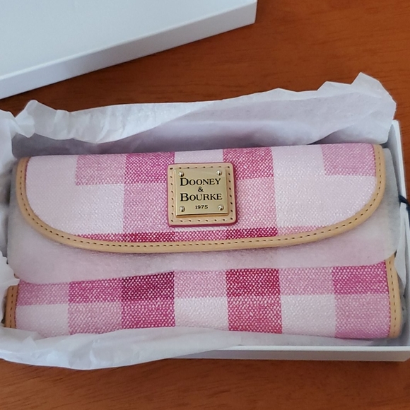 Dooney & Bourke Handbags - Dooney & Bourke Quadretto Gingham Wallet